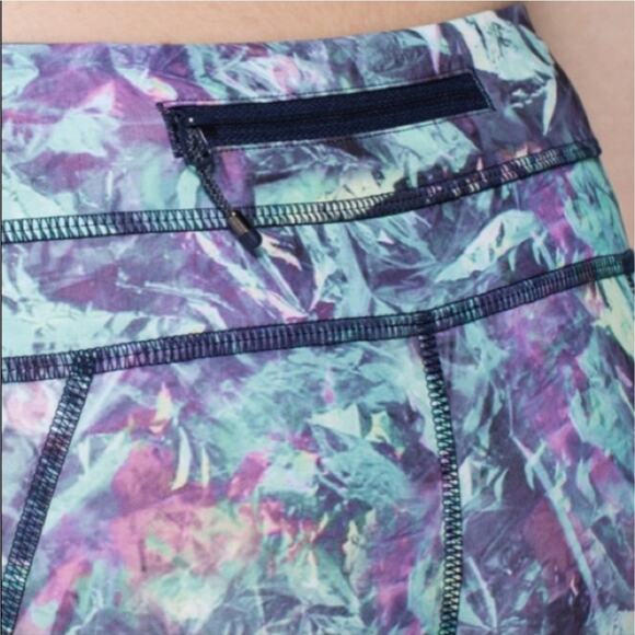 Lululemon Inspire Crop Leggings - Picture 5 of 7